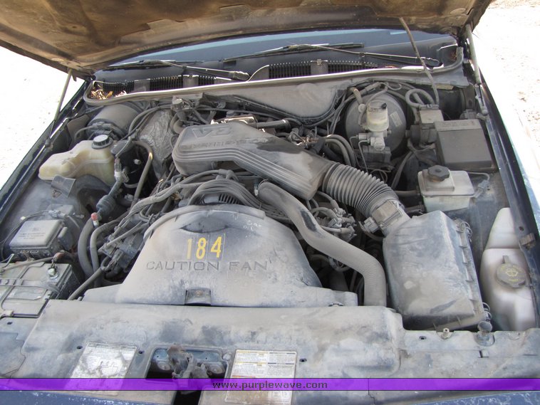 image for item 3071 1995 Ford Crown Victoria Police Interceptor