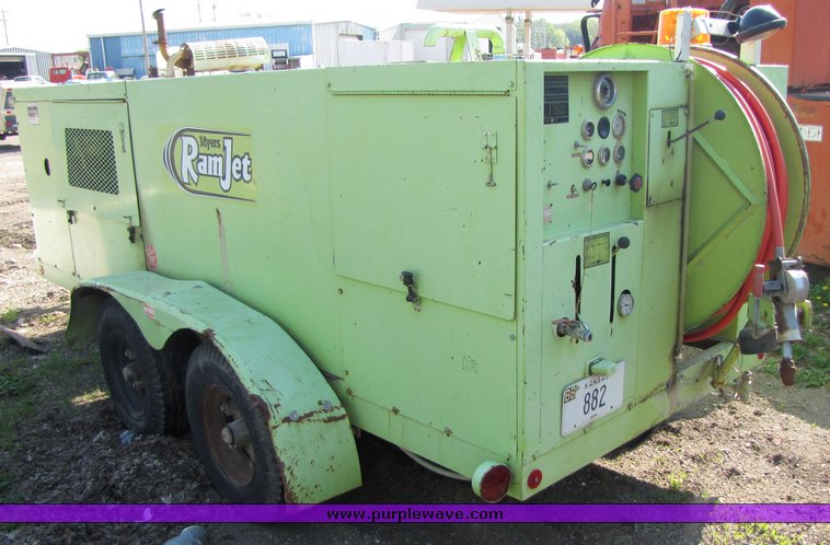 image for item 3072 1986 Myers FamJet flusher trailer