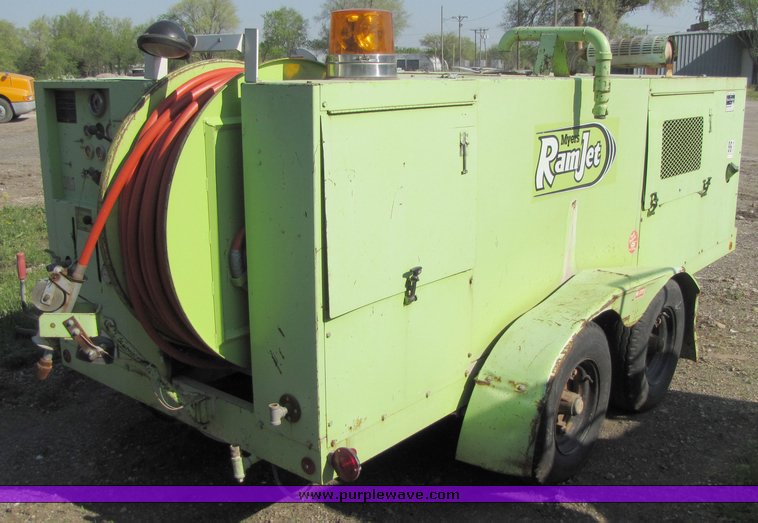 image for item 3072 1986 Myers FamJet flusher trailer