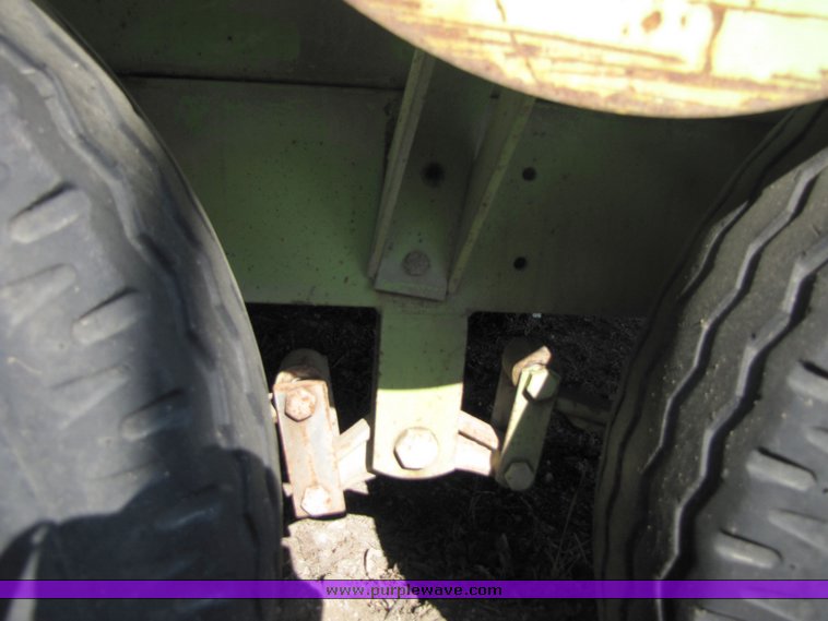 image for item 3072 1986 Myers FamJet flusher trailer