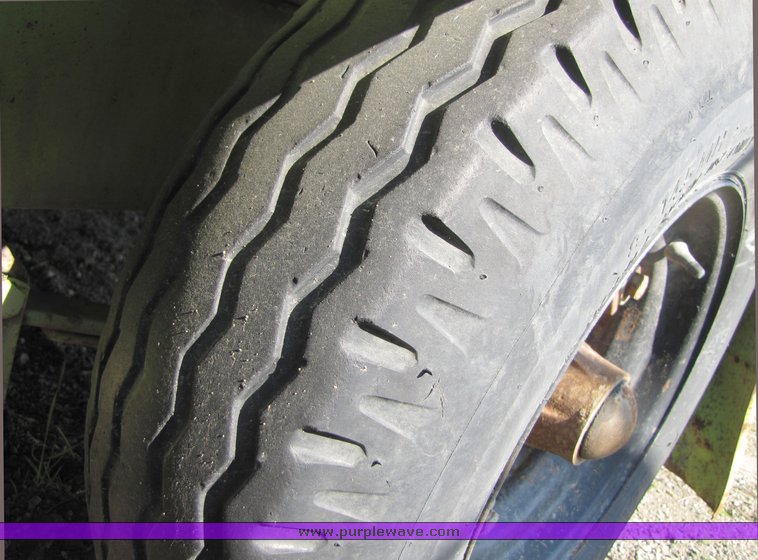 image for item 3072 1986 Myers FamJet flusher trailer