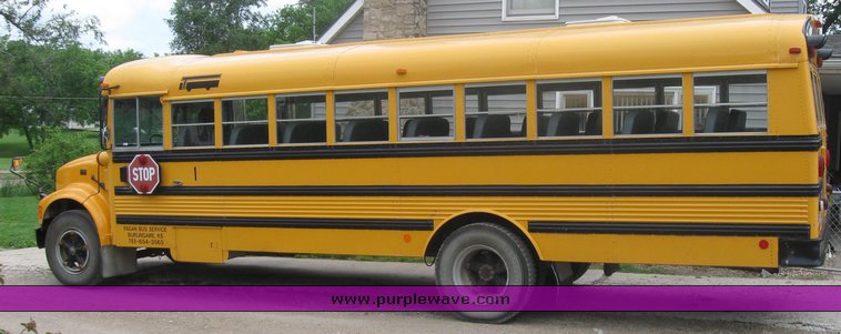 image for item 3991 1995 International Navistar 3800 53-passenger school bus