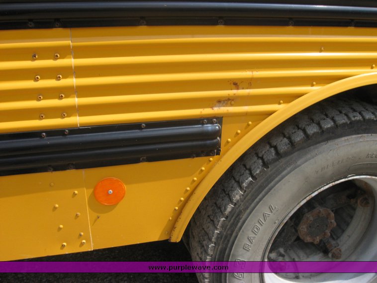 image for item 3991 1995 International Navistar 3800 53-passenger school bus