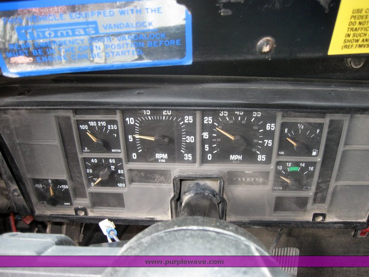 image for item 3991 1995 International Navistar 3800 53-passenger school bus