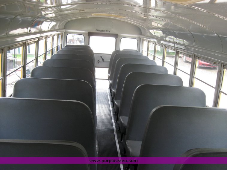 image for item 3991 1995 International Navistar 3800 53-passenger school bus
