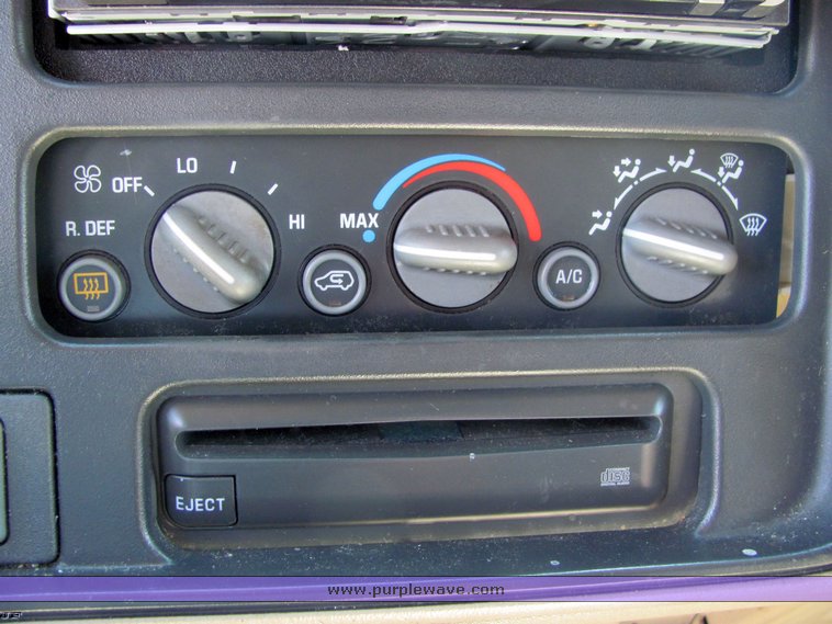 image for item 4305 1998 Chevrolet K1500 suburban