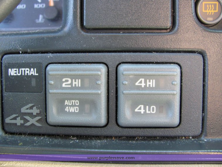 image for item 4305 1998 Chevrolet K1500 suburban