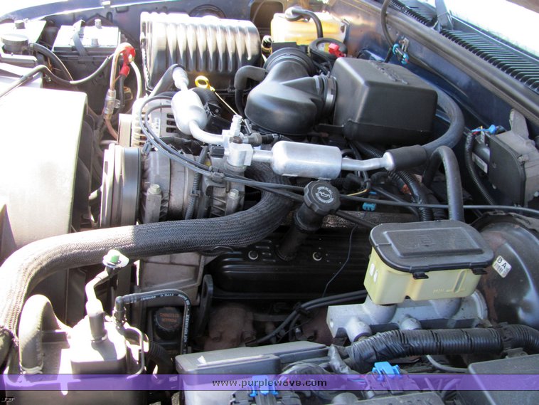 image for item 4305 1998 Chevrolet K1500 suburban