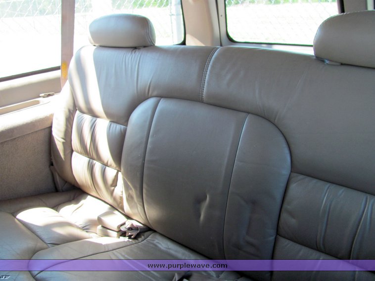 image for item 4305 1998 Chevrolet K1500 suburban