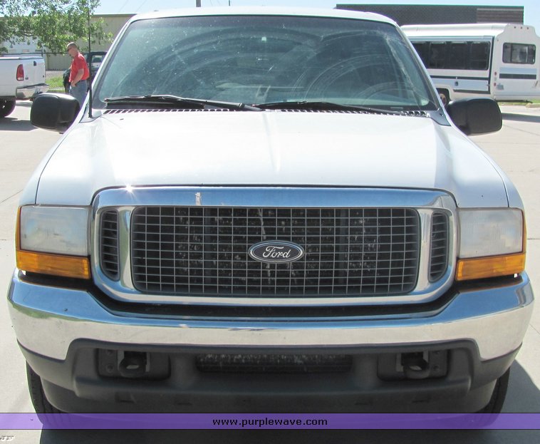image for item 4306 2000 Ford Excursion XLT