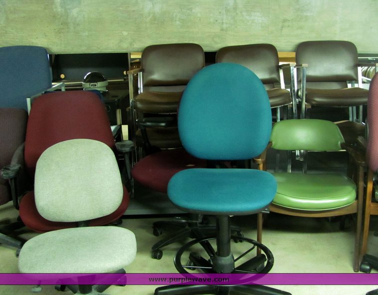 image for item 4423 (41) assorted chairs