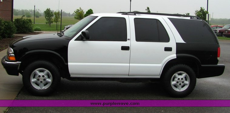 image for item 4446 2000 Chevrolet Blazer