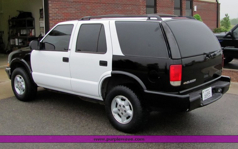 image for item 4446 2000 Chevrolet Blazer