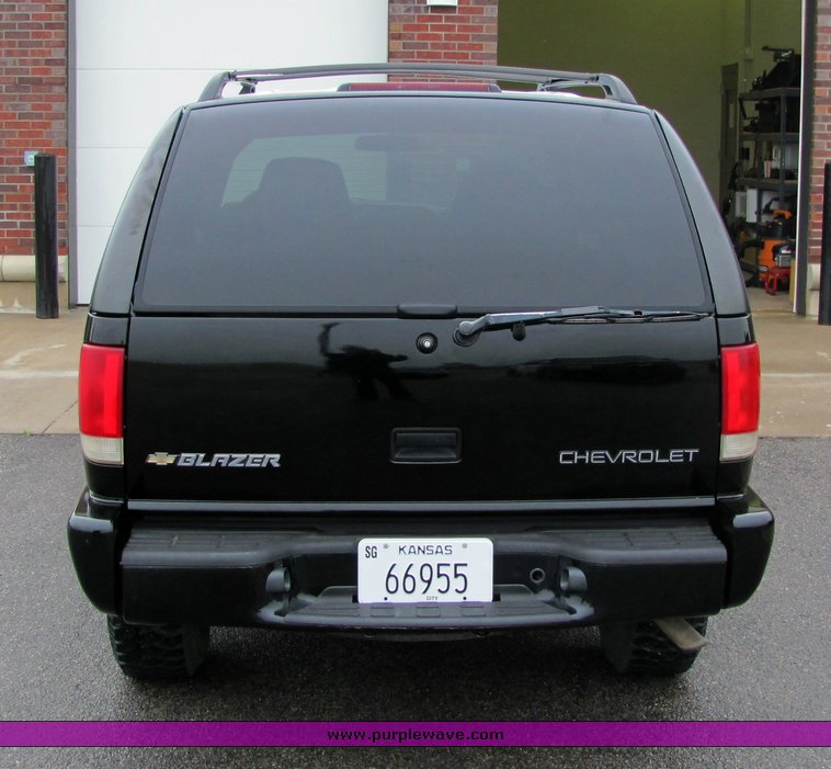 image for item 4446 2000 Chevrolet Blazer