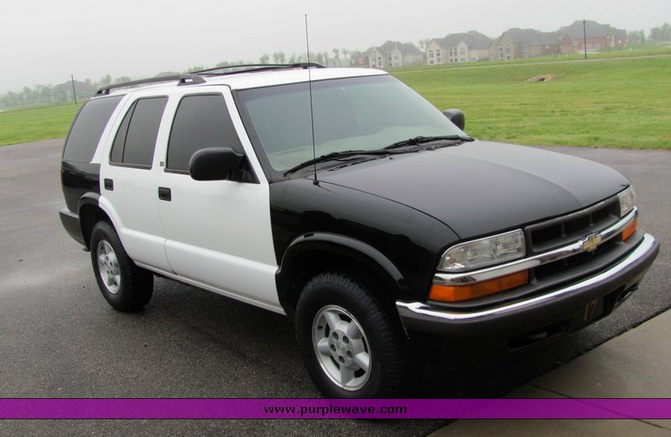 image for item 4446 2000 Chevrolet Blazer