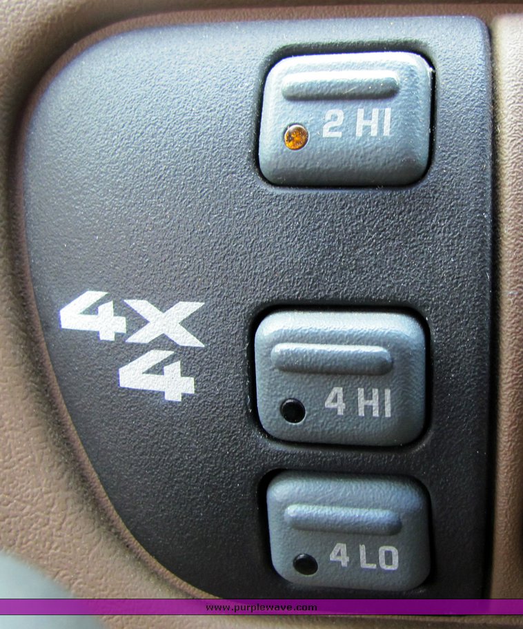 image for item 4446 2000 Chevrolet Blazer