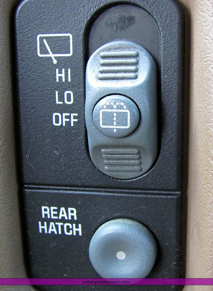 image for item 4446 2000 Chevrolet Blazer