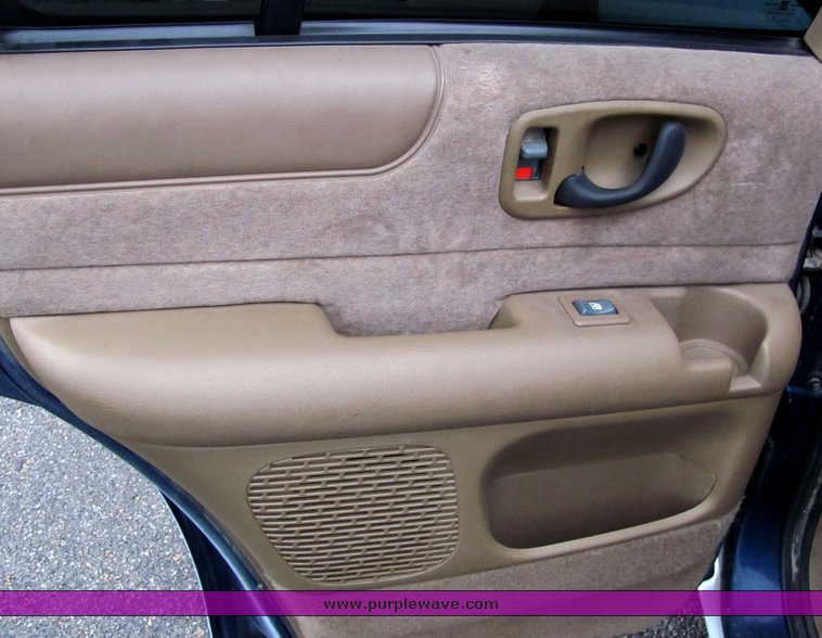 image for item 4446 2000 Chevrolet Blazer