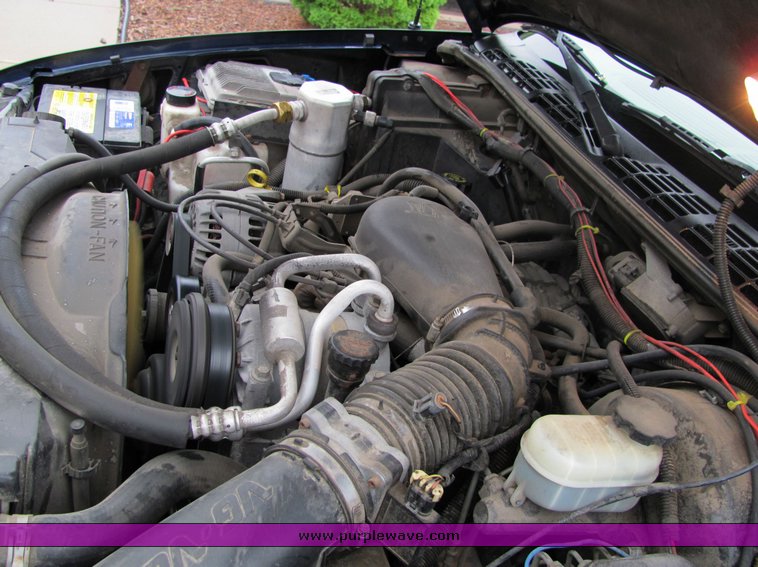 image for item 4446 2000 Chevrolet Blazer