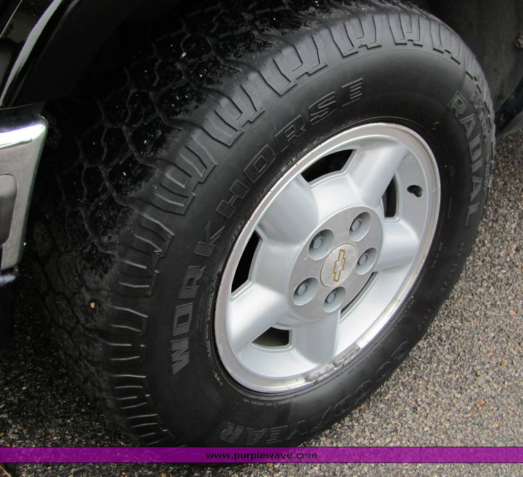 image for item 4446 2000 Chevrolet Blazer