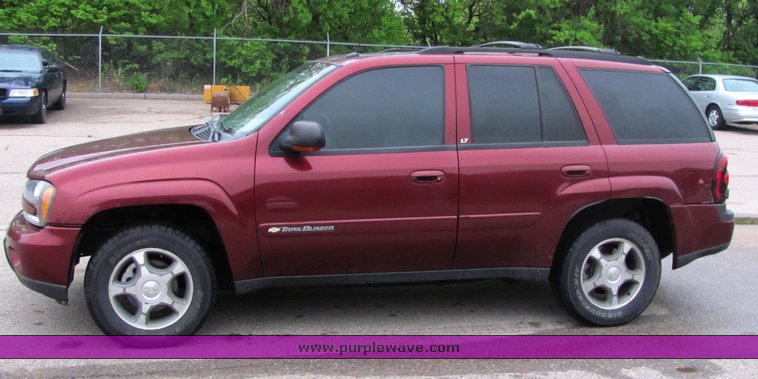 image for item 4452 2004 Chevrolet Trailblazer