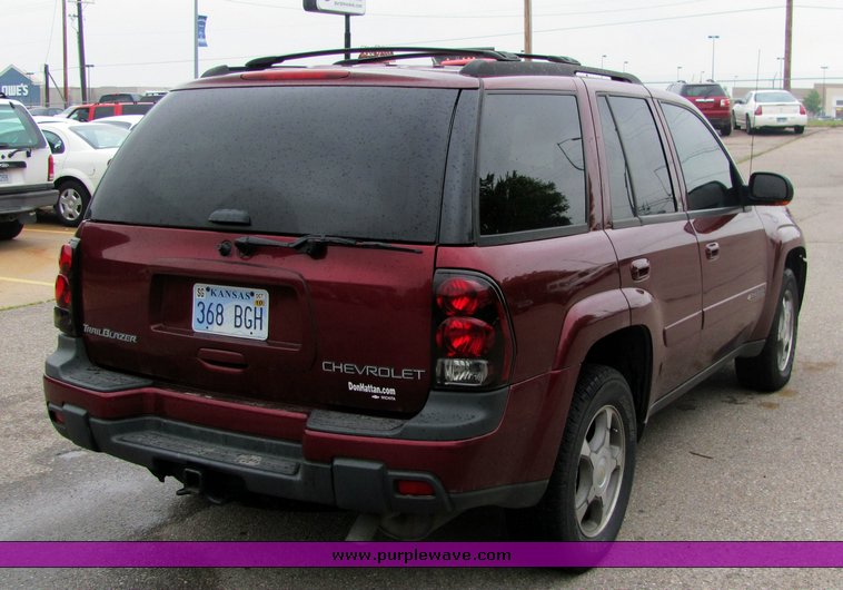 image for item 4452 2004 Chevrolet Trailblazer