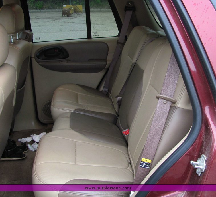 image for item 4452 2004 Chevrolet Trailblazer