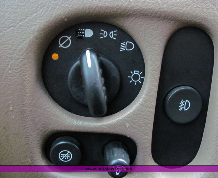 image for item 4452 2004 Chevrolet Trailblazer