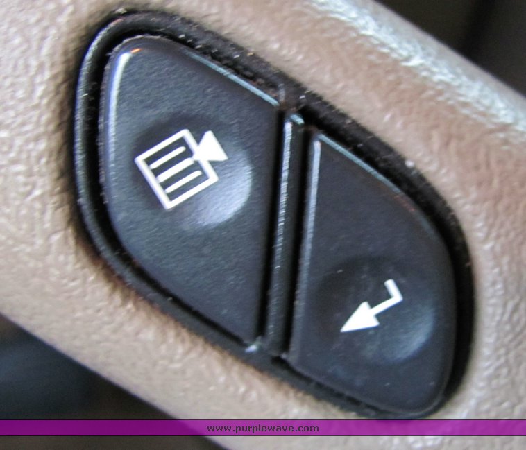 image for item 4452 2004 Chevrolet Trailblazer