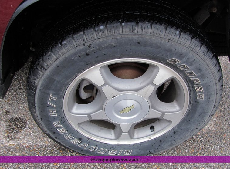 image for item 4452 2004 Chevrolet Trailblazer