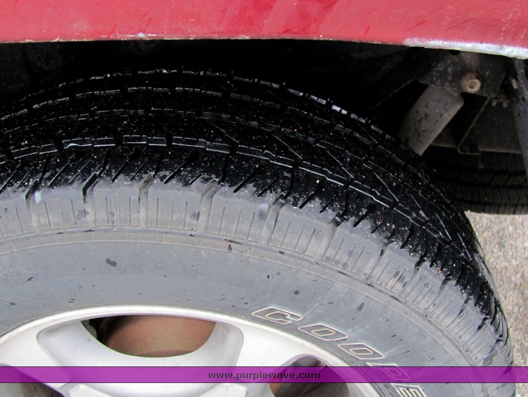 image for item 4452 2004 Chevrolet Trailblazer