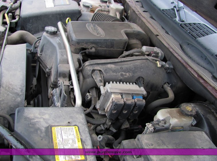 image for item 4452 2004 Chevrolet Trailblazer