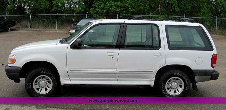 image for item 4454 2000 Ford Explorer XL