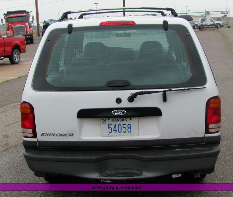 image for item 4454 2000 Ford Explorer XL