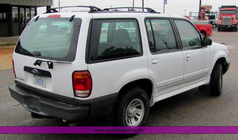 image for item 4454 2000 Ford Explorer XL