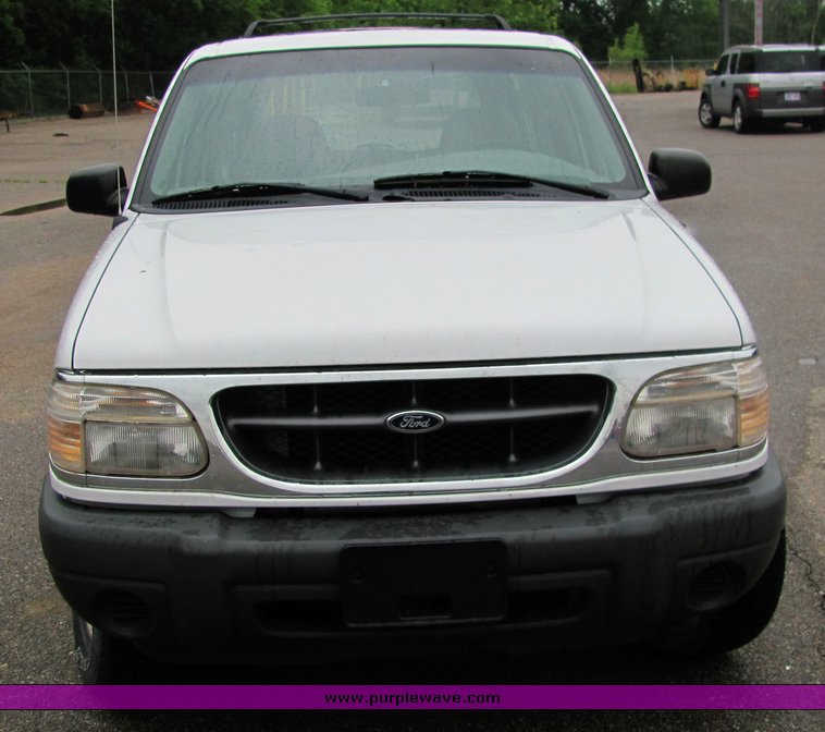 image for item 4454 2000 Ford Explorer XL