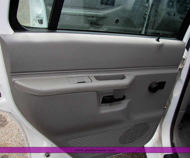 image for item 4454 2000 Ford Explorer XL