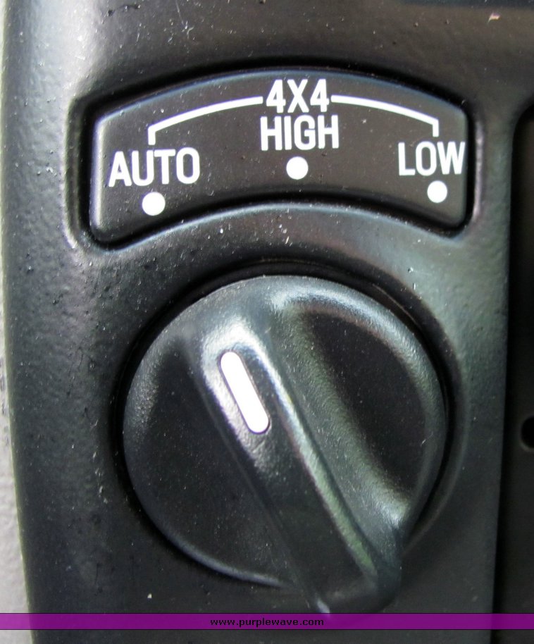 image for item 4454 2000 Ford Explorer XL