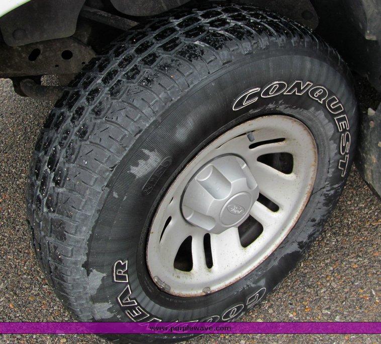 image for item 4454 2000 Ford Explorer XL