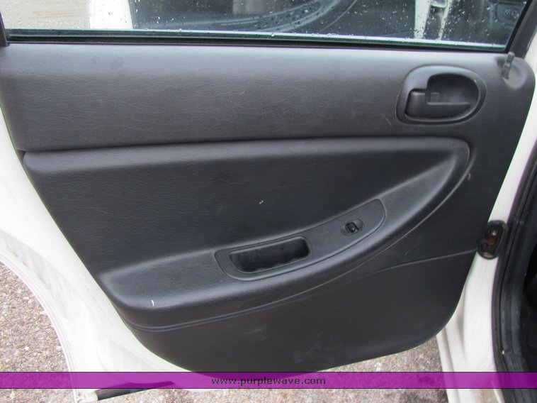 image for item 4455 2006 Dodge Stratus SXT