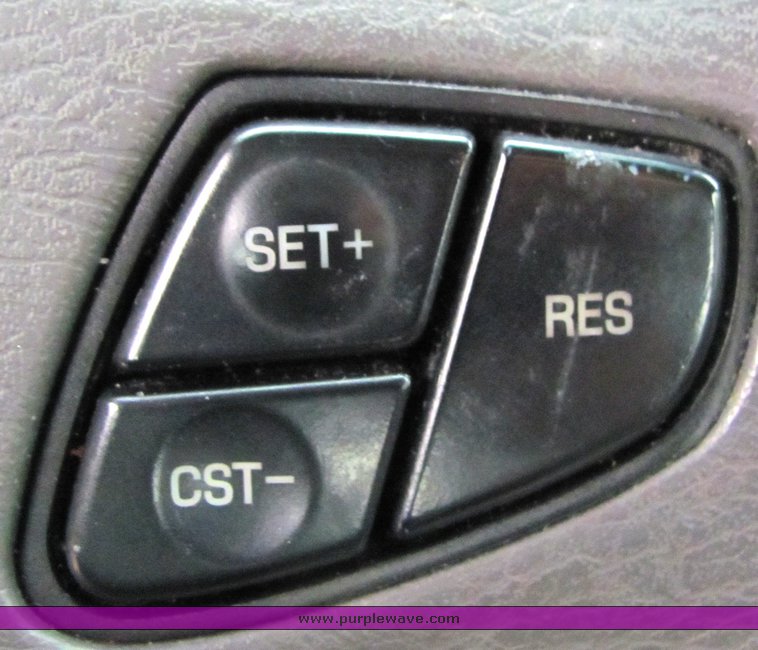 image for item 4456 2002 Ford Taurus SE