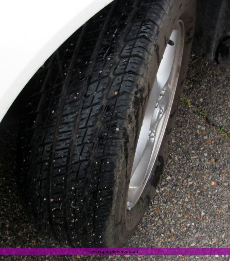 image for item 4456 2002 Ford Taurus SE