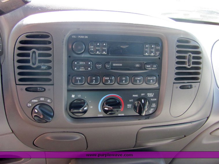 image for item 4485 1997 Ford Expedition