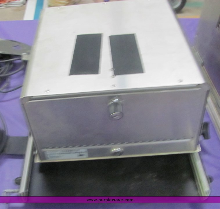 image for item 4583 Assorted automotive accessories