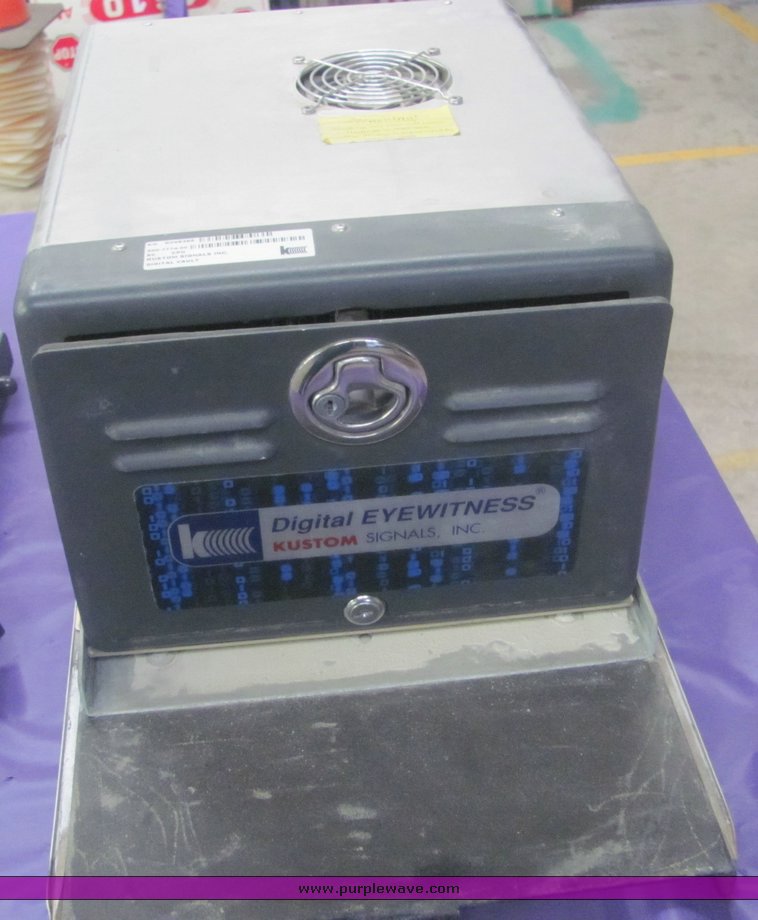 image for item 4583 Assorted automotive accessories