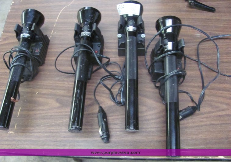 image for item 4584 Assorted automotive accessories