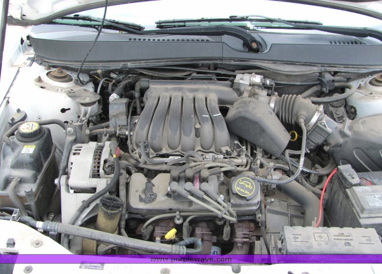 image for item 6016 2002 Ford Taurus SE