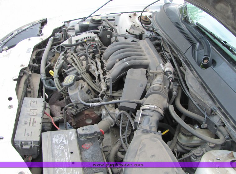 image for item 6016 2002 Ford Taurus SE