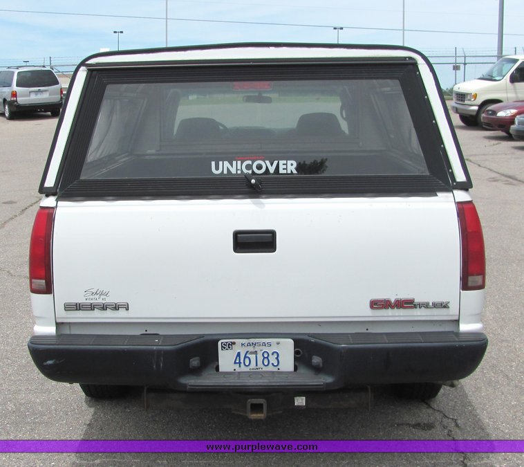 image for item 6017 1997 GMC Sierra C1500 pickup truck