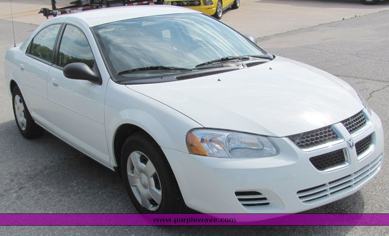 image for item 6067 2006 Dodge Stratus